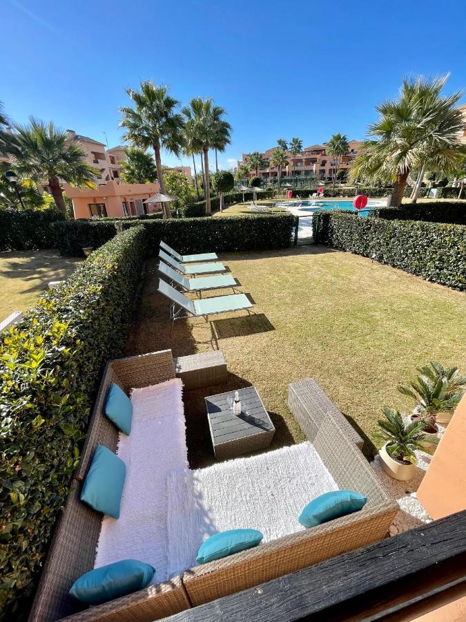 Casares Beach Golf Apartment With Private Garden Direct Pool Access 외부 사진