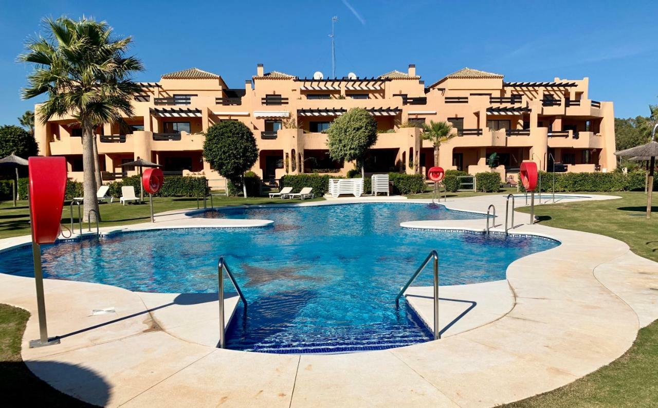 Casares Beach Golf Apartment With Private Garden Direct Pool Access 외부 사진